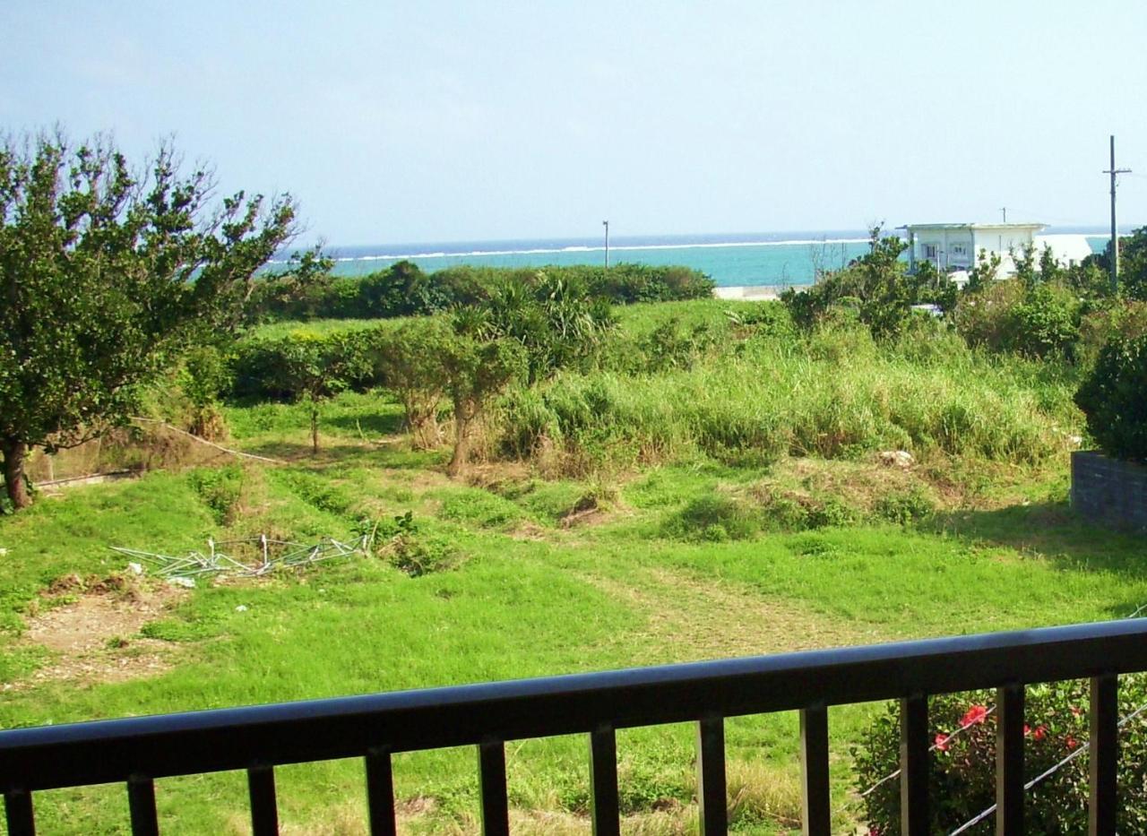 Отель Shiraho Friends House Ishigaki  Экстерьер фото